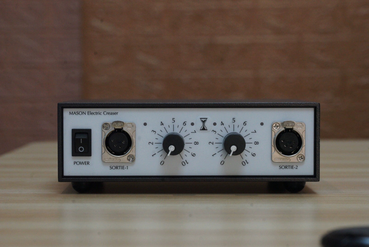 MASON M-120 Electric Leather Creaser