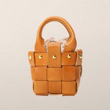 Load image into Gallery viewer, diy leather bag kit-woven bucket bag-dwiwt790-brown-front
